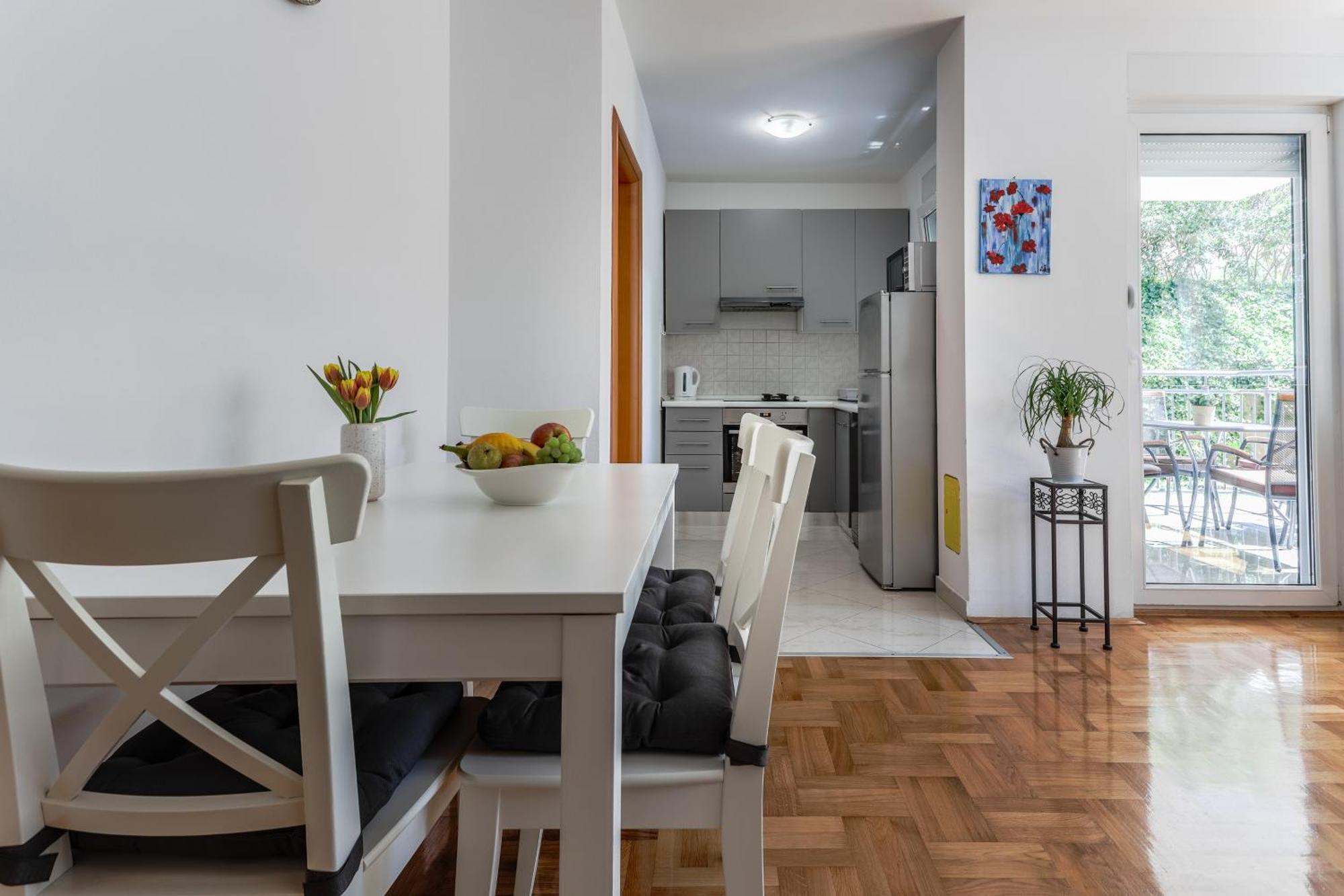 Apartament Lovely